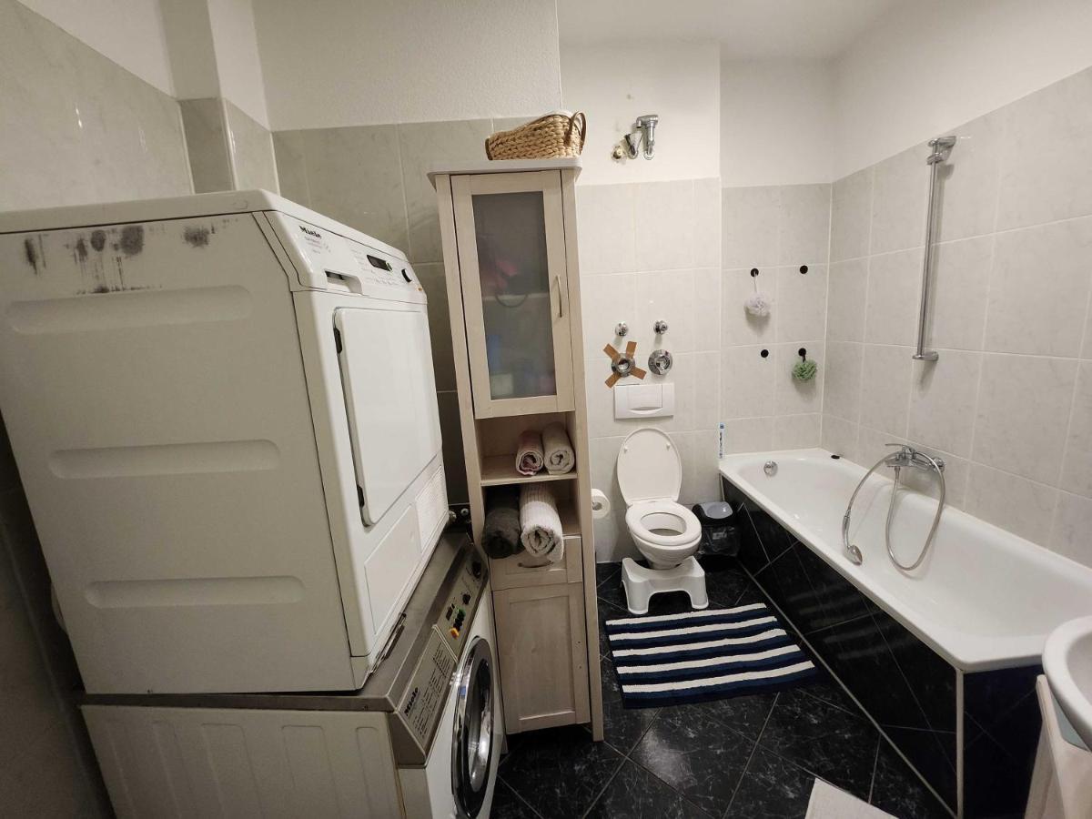 One Private Available In A Two In Tegel, Privat bolig *